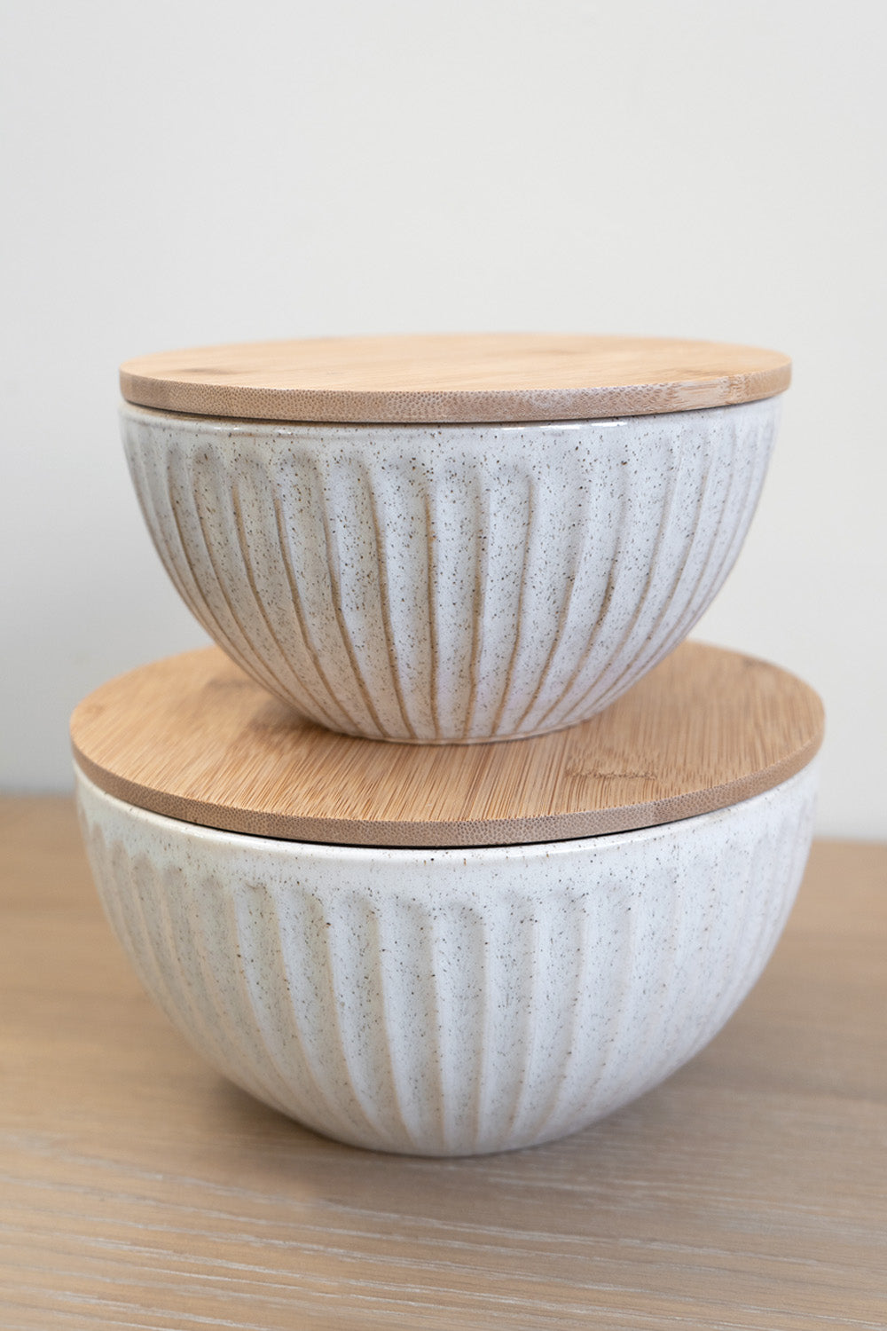 Stoneware bowl 2025 with lid